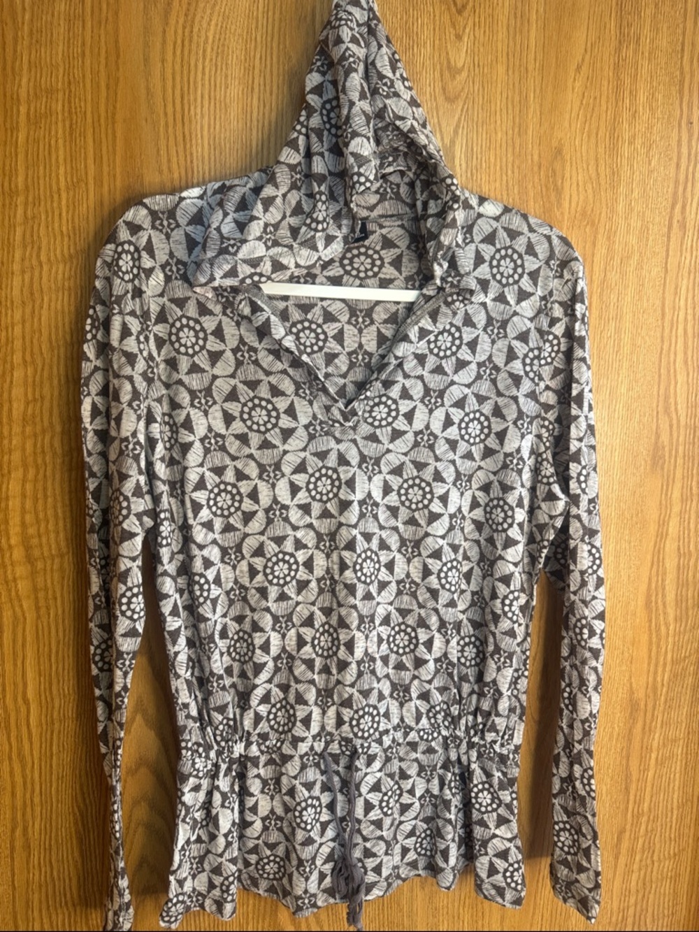 BCG Patterned Hooded Drawstring Top in Gray and White